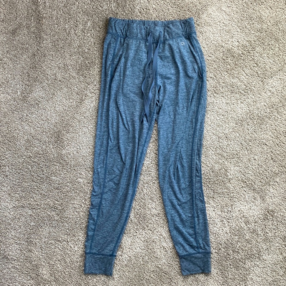 Women’s GapFit jersey joggers, size XS.
